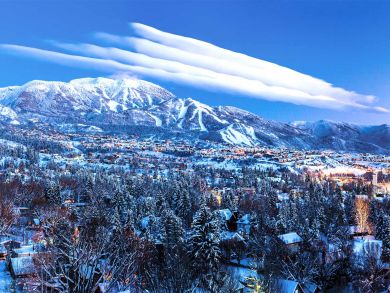 Steamboat Springs 4 Bedroom Ski Condo Sleeps 14 Walk to Lift